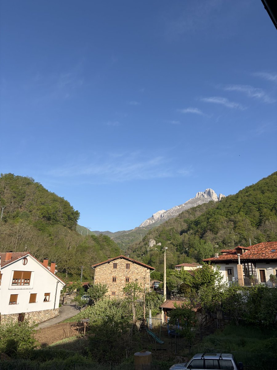 Salir del Hostal Remoña y encontrarte un día espectacular en Espinama, Liébana.