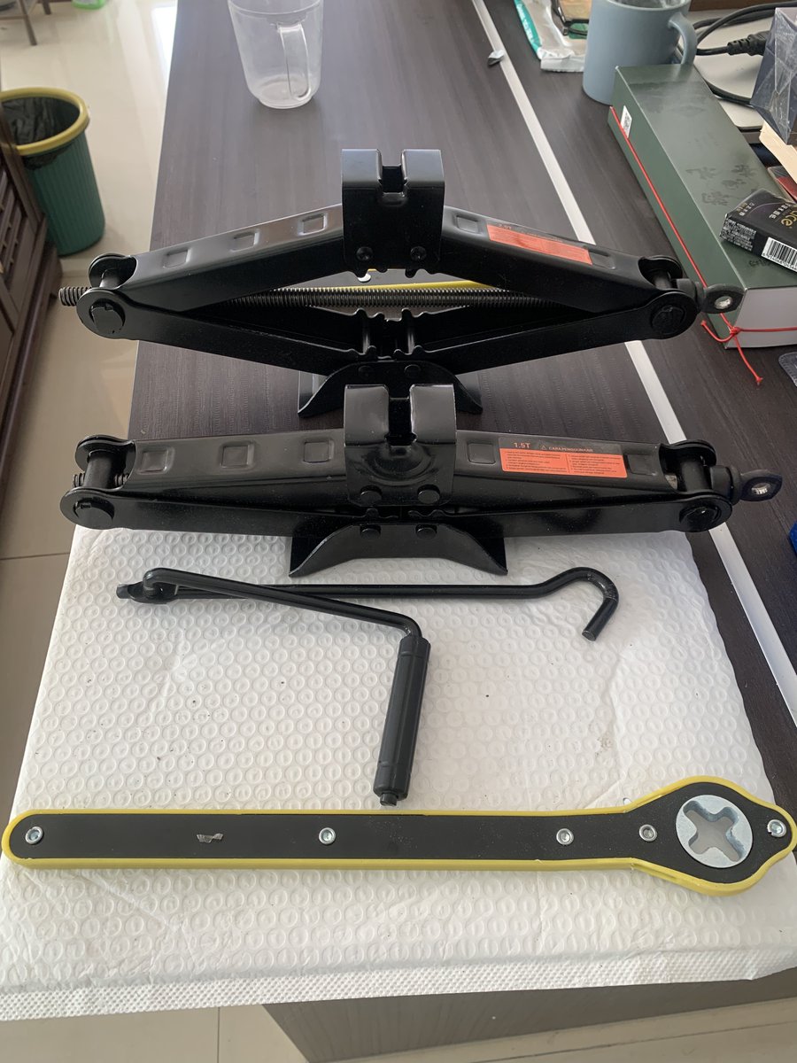 MarvinJintools's tweet image. New product：Adjustable 1-ton, 1.5-ton, and 2-ton screw jack kits#QualityTools #ToolShopping #automotivetools #hydraulic#jacks#handtools#cartools #hardware #carrepairs #jacks #handtools