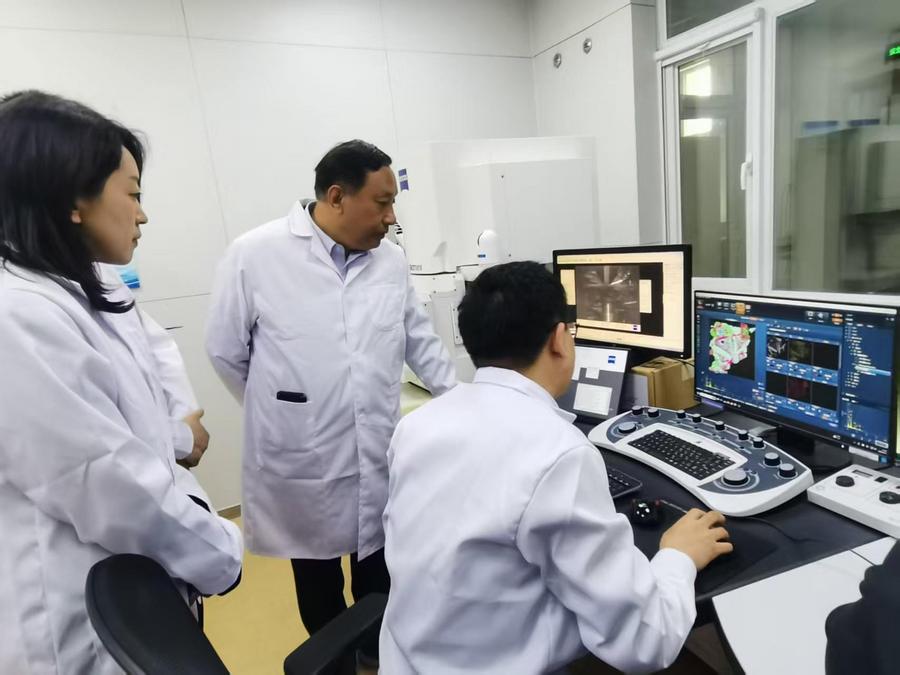 ChinaDaily's tweet image. Chinese scientists have recently discovered two new minerals in lunar samples retrieved more than five years ago during the Chang'e 5 mission to the moon. #China #space #Moon bit.ly/497yj1s