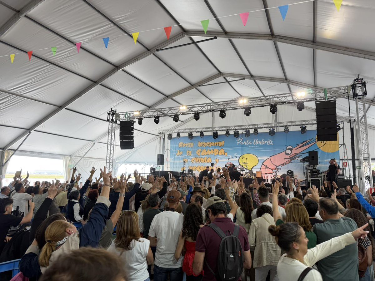 huelvaHOYcom's tweet image. Galería: La plaza Pérez Pastor vuelve a llenarse por la Feria de la Gamba

huelvahoy.com/articulo/provi…

#PuntaUmbría #FeriaDeLaGamba #Huelva #CostaDeHuelva #PlazaPérezPastor #Gastronomía #Marisco #OcioHuelva #PlanesEnHuelva #FeriaGastronómica