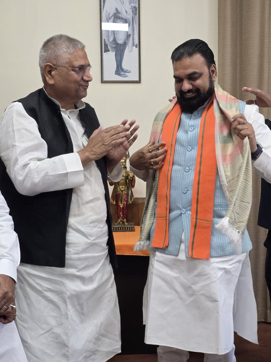 DrAjayINC's tweet photo. बिहार के माननीय मुख्यमंत्री श्री सम्राट चौधरी जी को नई जिम्मेदारी पर शुभकामनायें एवं बधाई दिया!

बिहार तथा मुंगेर जिले के लिए हर्ष का विषय है साथ-साथ अपेक्षाएं भी है की नई सरकार बिहार के विकास को नई ऊचाई पर ले के जायेगी!
@samrat4bjp 
@officecmbihar https://t.co/d6QSKOKBFu