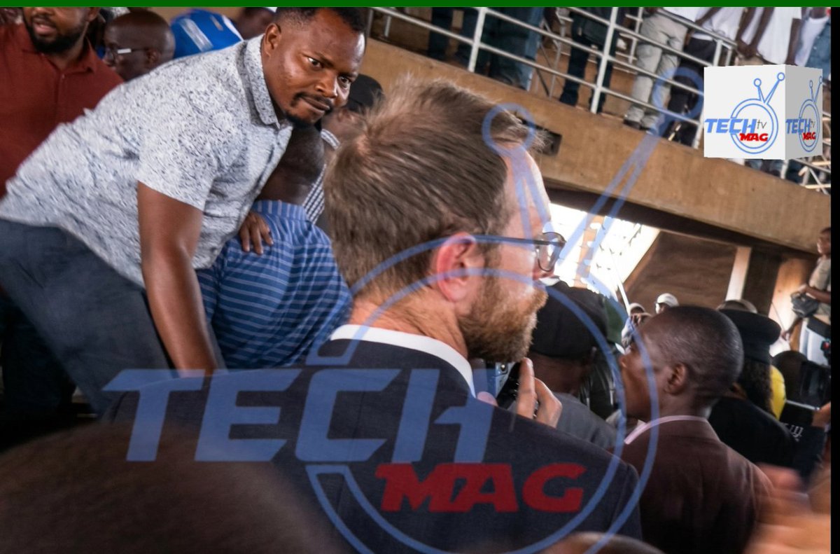 King George tweet media