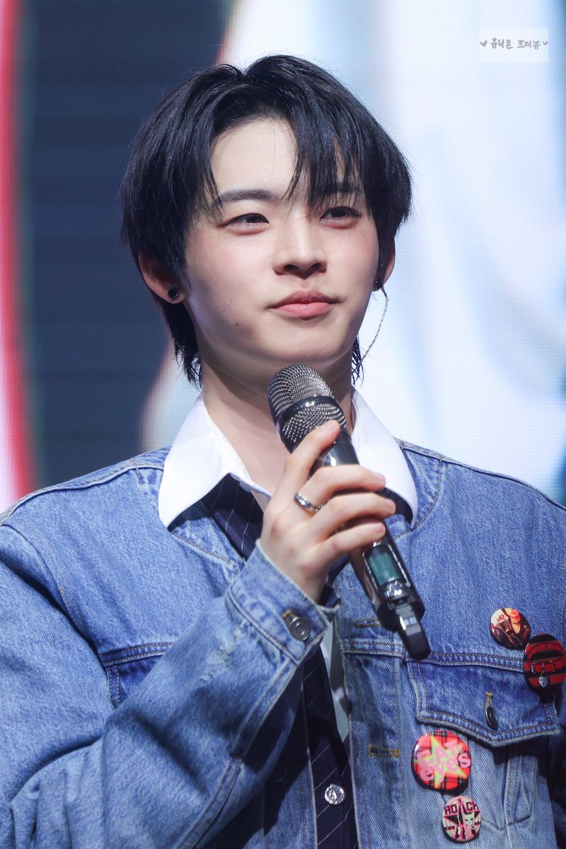 UNICORN940422's tweet photo. 260425 첫공

오랜만이야🥰
#온앤오프 #ONF #효진 #HYOJIN #강심장_김효진 #달콤효진 #내유니콘
@WM_ONOFF https://t.co/4AhAcOMn92
