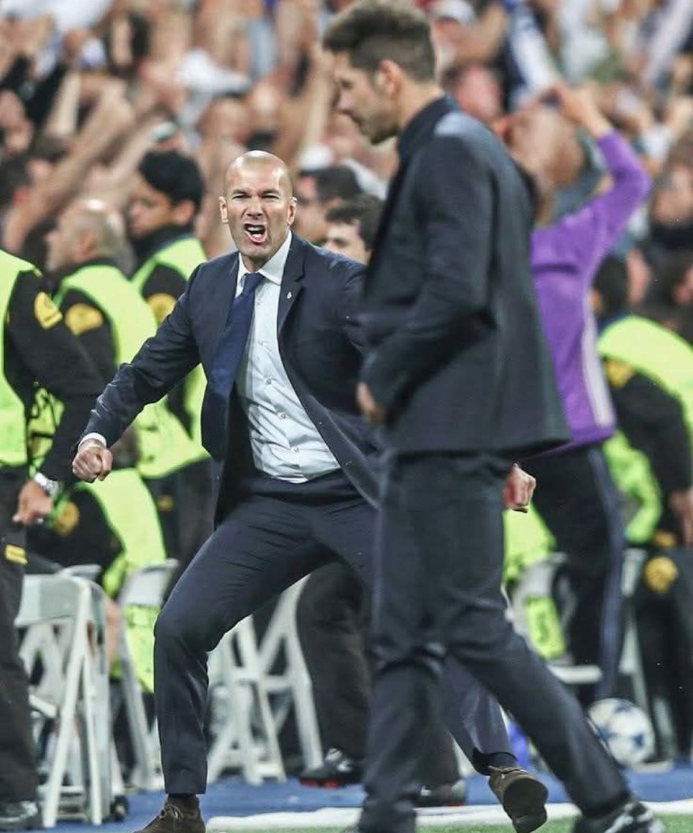 لم يخسر أبداً في الكامب نو
لم يخسر أبداً في فيسنتي كالديرون
لم يخسر أبداً في ميتروبوليتانو
لم يخسر أبداً في أليانز أرينا
لم يخسر أي نهائي في أي بطولة
ثلاث هزائم فقط في 24 مباراة أمام برشلونة وأتلتيكو مدريد

الأُسطورة زيزو صُنع للمواعيد الكبرى. 👑