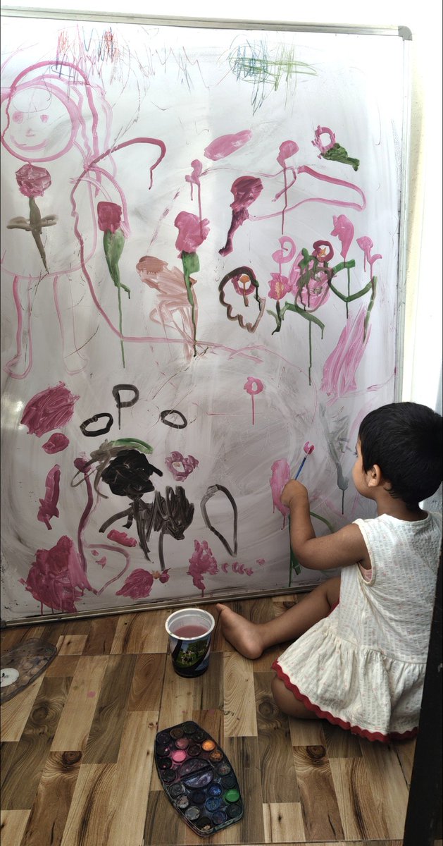 akashgp09's tweet photo. My 2.5 year old niece just turned the whole board into her masterpiece 🎨 https://t.co/6Zbc5DXwV3
