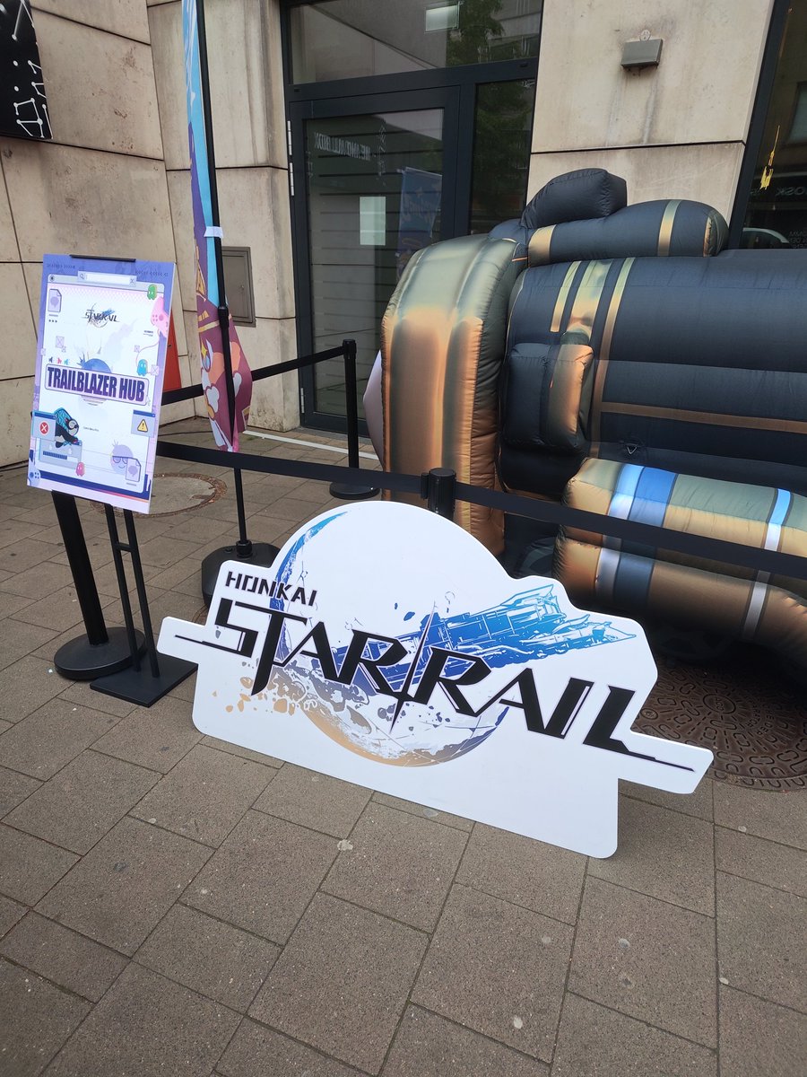 Zafyron's tweet photo. #HSR3Jahre #HochgefühlStraßen https://t.co/9VFrL3m36h