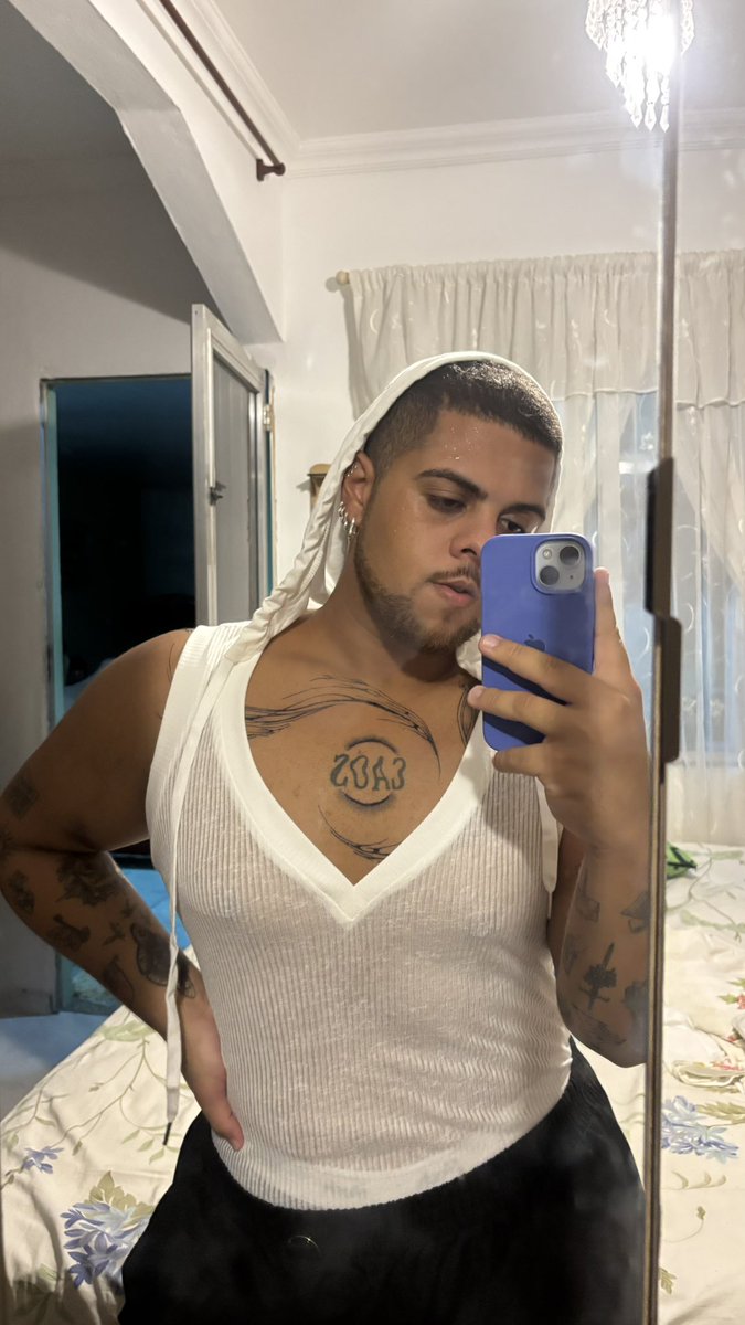 Spicygabs's tweet photo. Amo o fato dessa tattoo nova deixar o meu corpo mas harmônico https://t.co/6cYgejtVM4