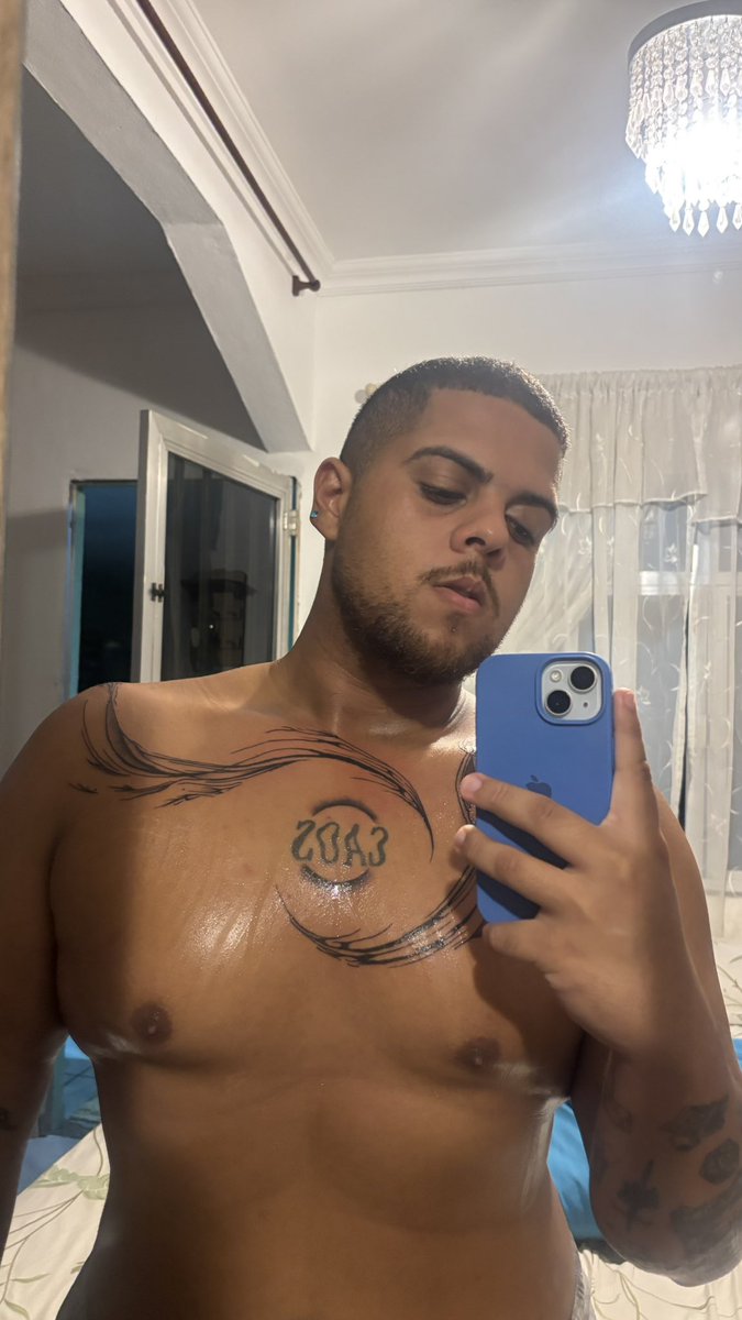 Spicygabs's tweet photo. Amo o fato dessa tattoo nova deixar o meu corpo mas harmônico https://t.co/6cYgejtVM4