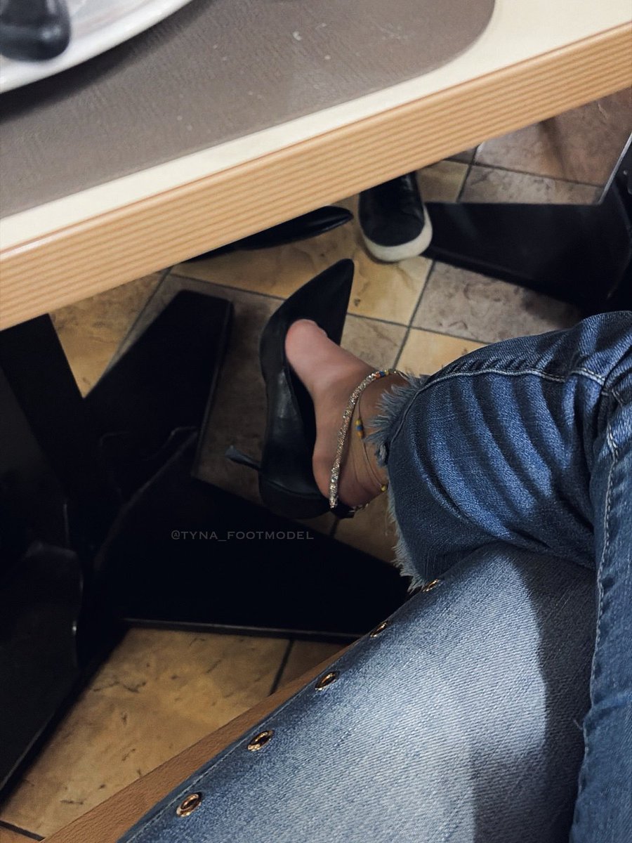 tyna_footmodel's tweet photo. Classy 💅🏻 https://t.co/PdABg00CpR