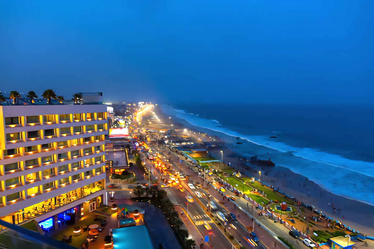 AndhraEstates's tweet photo. 🚨 Coastal housing demand rising, not just for holidays

35–40% buyers choosing beachside homes as permanent residences

Remote work + better connectivity driving shift to Vizag, Alibaug, Goa

Prices rising
Vizag seafront > ₹10,000/sq ft
Coastal land up 30–40% in recent years. https://t.co/qHPzdglbKq