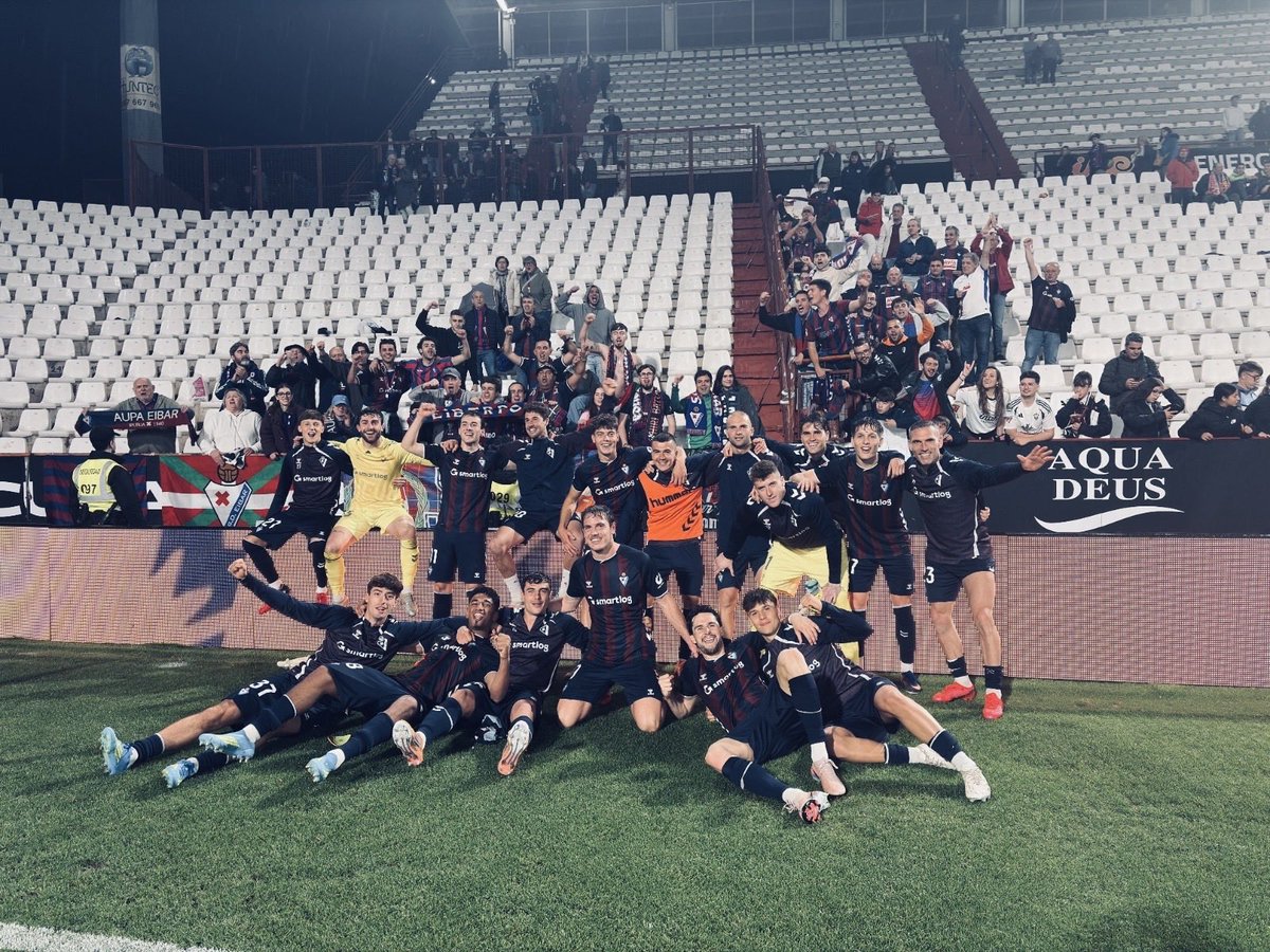 EskoziaLaBrava's tweet photo. 24/04/26-ALBACETE ON TOUR!
@AlbaceteBPSAD 0-3 @SDEibar 
Brillante victoria sobre el siempre complicado césped del Belmonte. Honor a las 28 almas, 56 palmas desplazadas que desde la zona visitante han llevado en volandas al equipo hacia otro grandioso triunfo.Gora gu ta gutarrak! https://t.co/iicomEuvgc