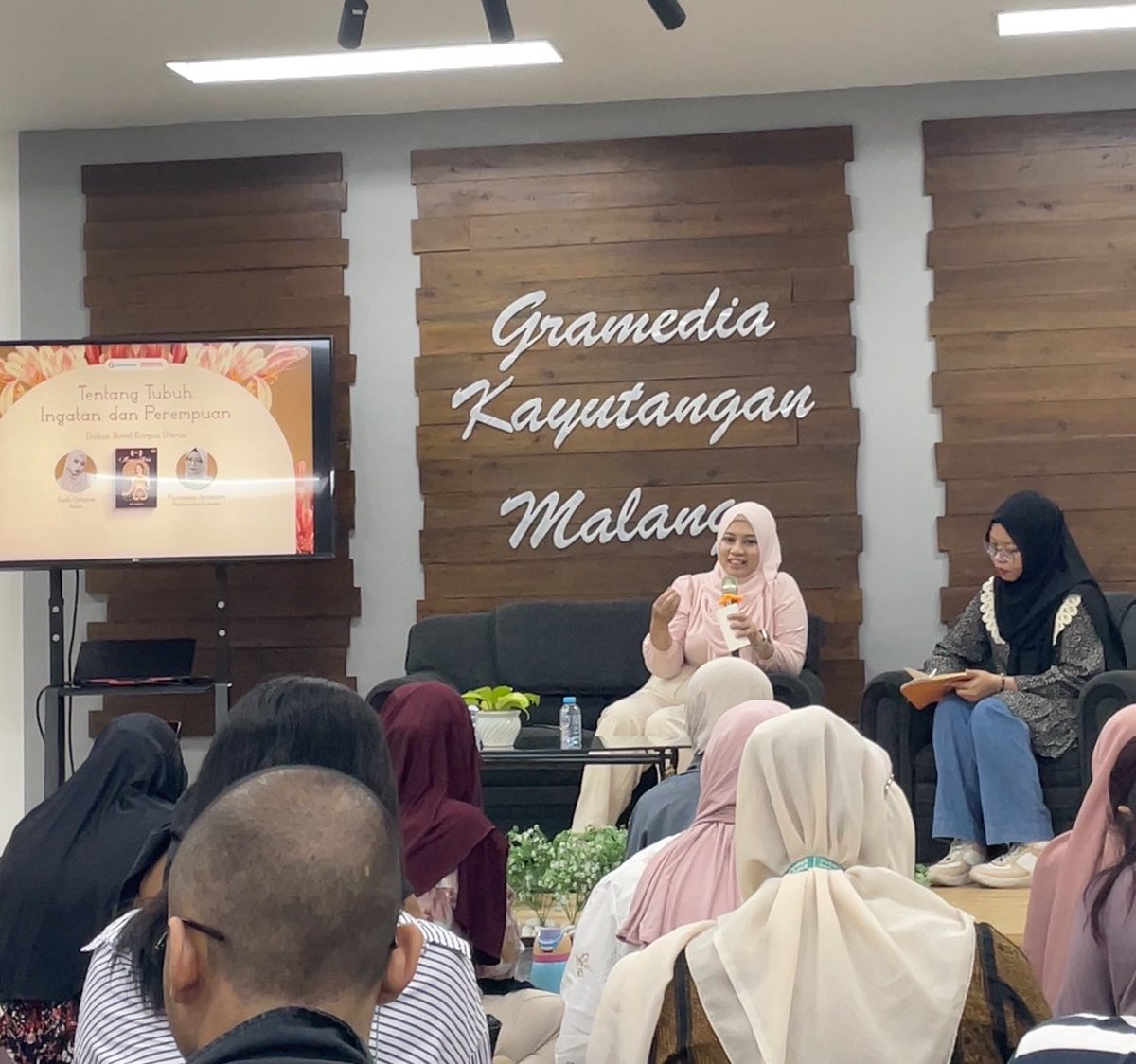 kau langganan menangis tweet media