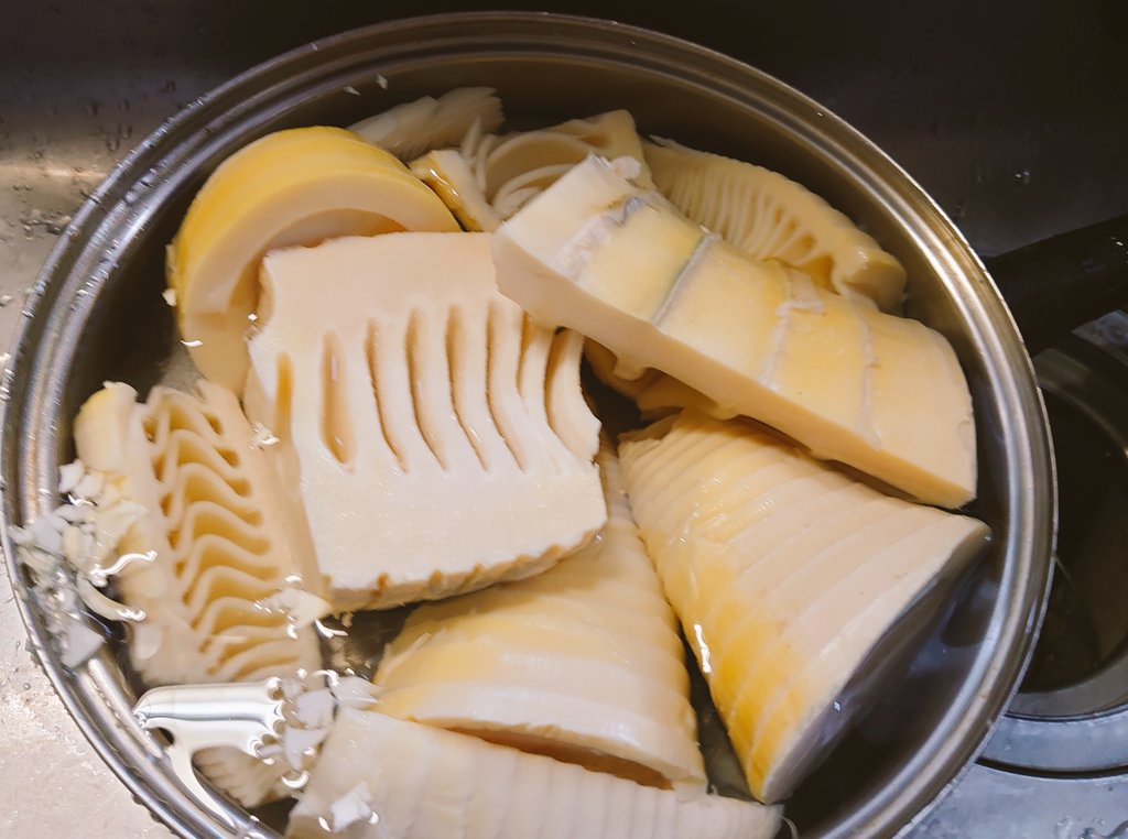 綾(あや) tweet media