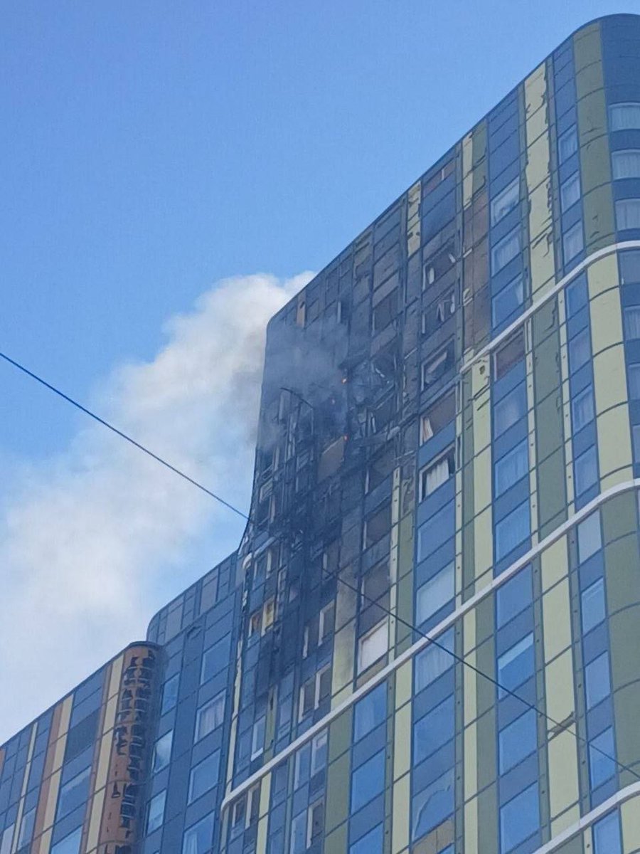 NOELreports's tweet image. Ukrainian drones struck Russia’s Urals for the first time, reaching Yekaterinburg and Chelyabinsk after flying up to 1800 km. Russian authorities reported over 100 UAVs involved. A possible target in Chelyabinsk was the metallurgical plant. #Ukraine