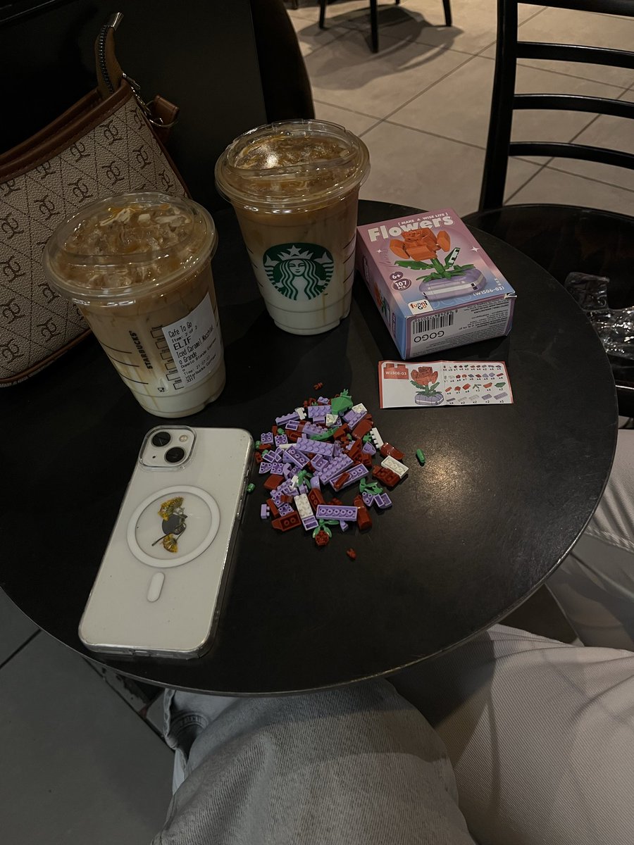 elifcl_'s tweet photo. lego date🫶 https://t.co/47xixf8L7z