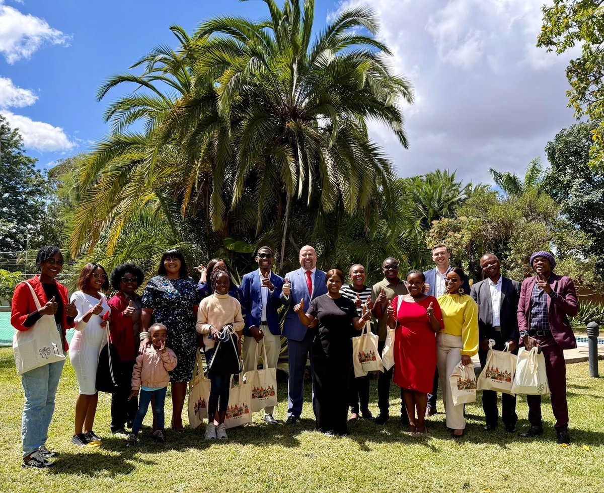 CZinLusaka's tweet photo. Yesterday, we had very special guests at the Embassy 🇨🇿🇿🇲 — Zambian participants of ⁦⁦@medevac_czech⁩ https://t.co/N1jx80ffJv
