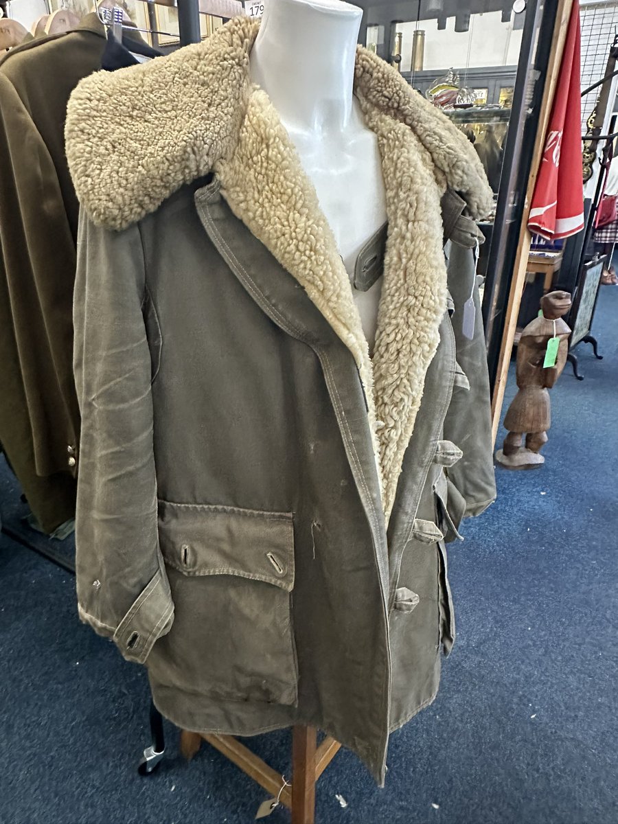 astraantiques's tweet image. WW2 Swedish air force flying jacket in remarkable condition. Unit 179
Open until 5pm 
##ww2 #swedishairforce #ww2flyingjacket #astraantiquescentre