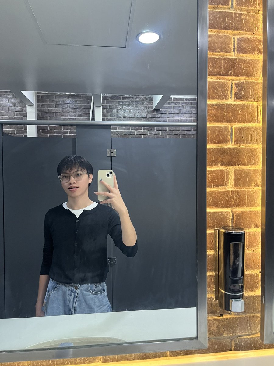 𒊹︎ᴥ︎𒊹︎ tweet media