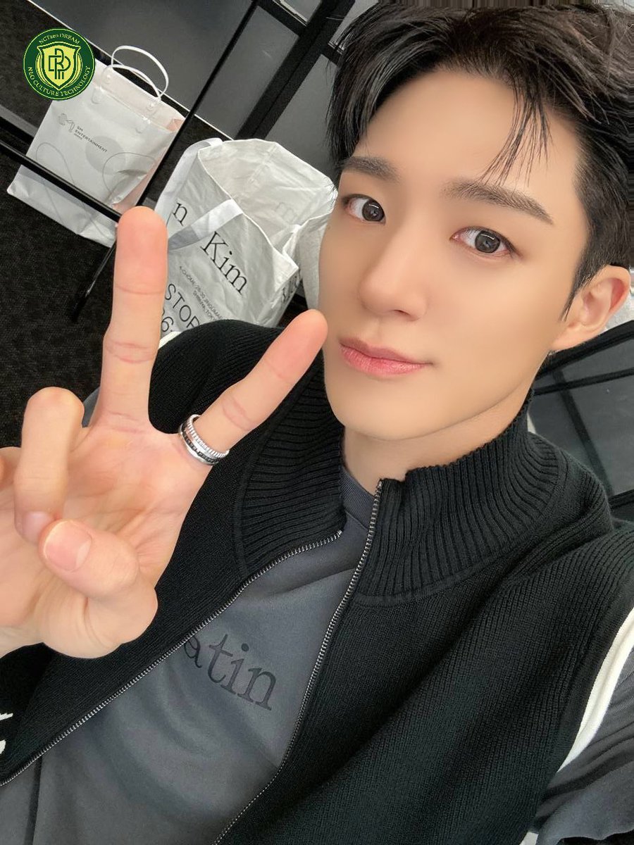 드림 위버스 미디어 제노🖤

Matin Kim Tokyo Flagship Store Opening Event