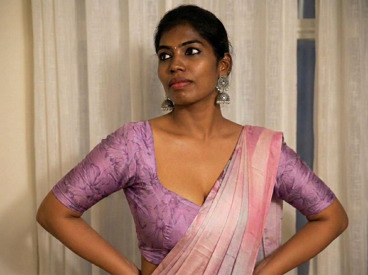 Aarusdiaries's tweet image. Calm before the strom ! 
Recent photoshoot which held in our studio, most voted picture will be having a collab with a brand. Guess the most favorite picture among the two with the reason. ❤️ #girl #women #photoshoot #weekend #buzz