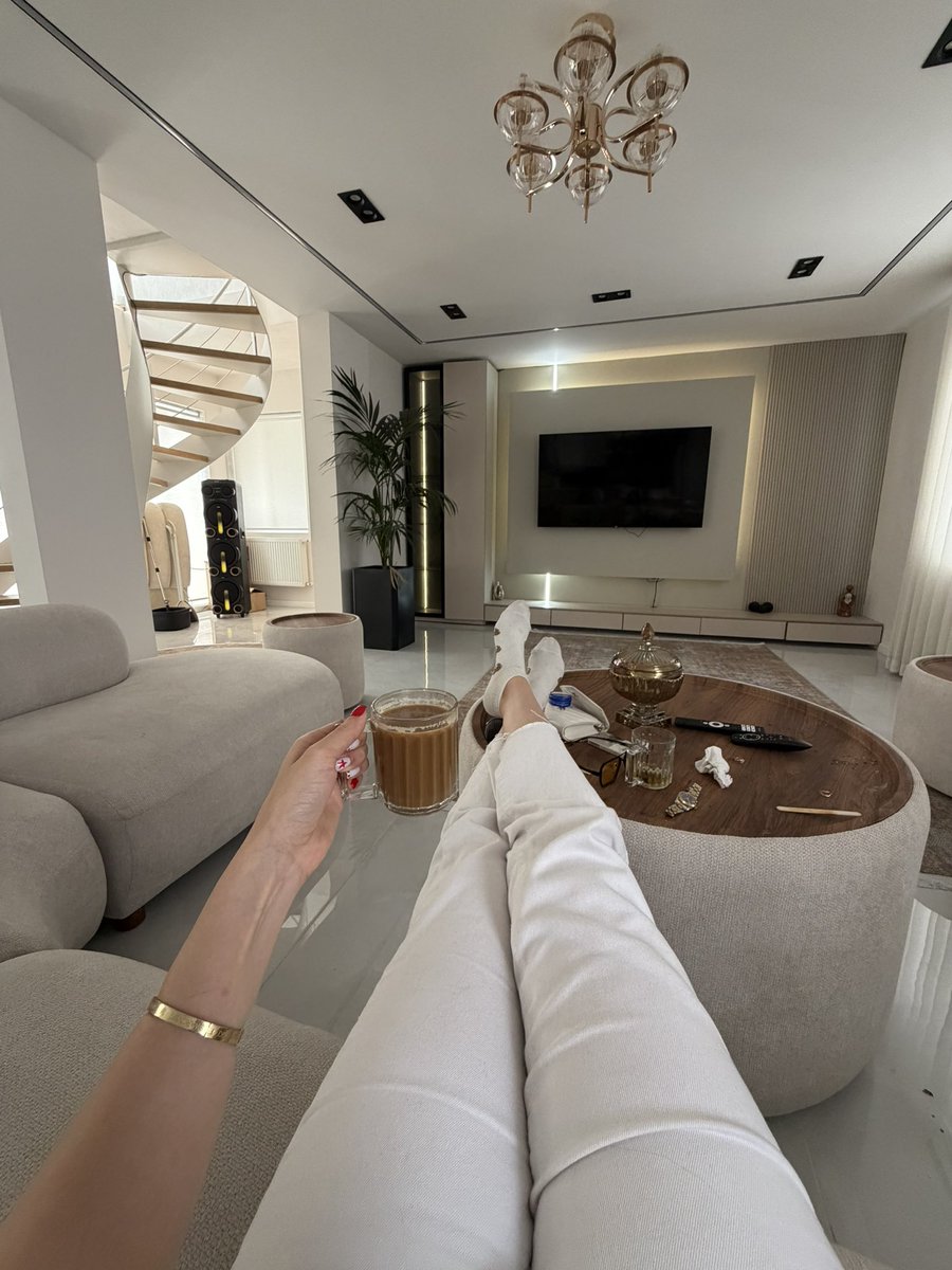 محی🌸 tweet media