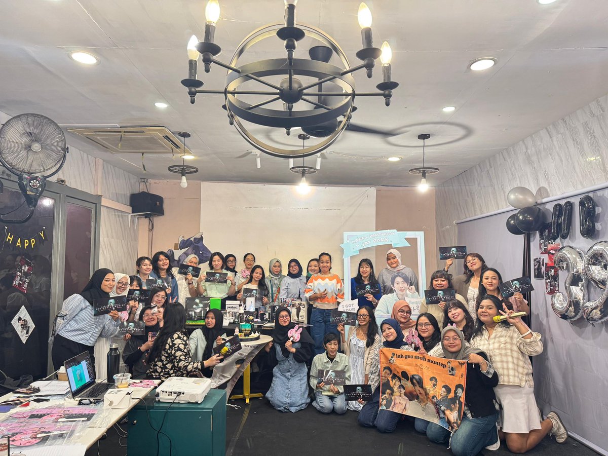 leviousarrr's tweet photo. Celebrating Jay’s birthday with the sweetest people! Happy Birthday Jay! 🩷🩷 @JAYBUMAOM and thank you @JwalkerzINA for hosting this SUPER FUN event!!! 🥺🥺🫶🏽 cant wait for Jay’s next event! Much love🩷 #HappyJayParkDay
#AlwaysWithJayPark
#JayPark39WithJWalkerzINA
#HBDJayParkDPN https://t.co/sMF1pDr2KT