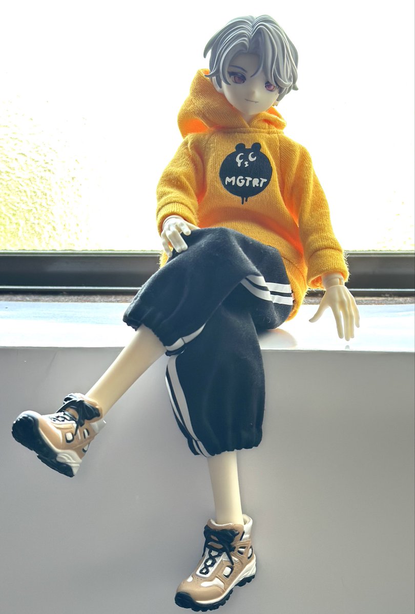 足が組めたりするのもよい
#永夜刻痕