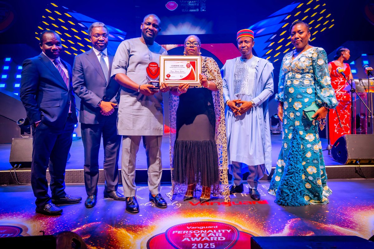 GeologistGoni's tweet photo. PHOTO NEWS: GCEO NNPC Bags Vanguard Newspaper's Energy Innovation Award

Group Chief Executive Officer of NNPC Limited, Engr. Bashir Bayo Ojulari, has bagged the Vanguard Newspapers' 2025 Energy Innovation and Reform Icon of the Year Award.

The award which celebrates Nigerians.. https://t.co/nlFPlesYTI