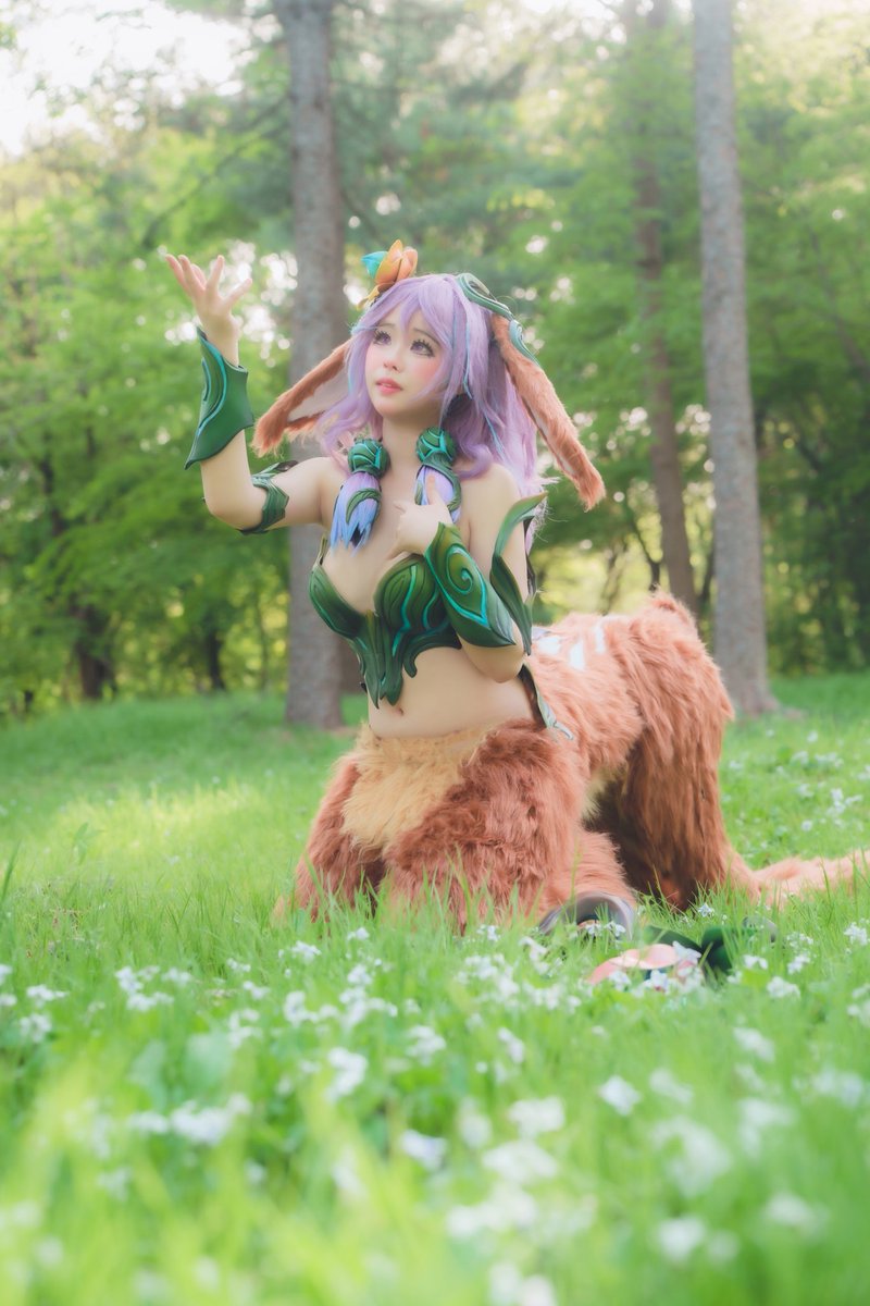 어머니 나무엔 정말 많은 꽃이 피었었는데...
꿈아, 언젠간 너도 만날 수 있을 거야.

#LeagueOfLegends #Lillia