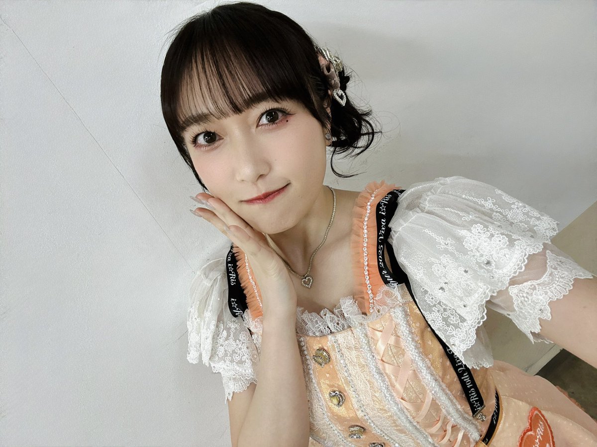 リリイベさんきゅっ！ 先週と衣装や自撮りポーズは一緒だけど、髪型が