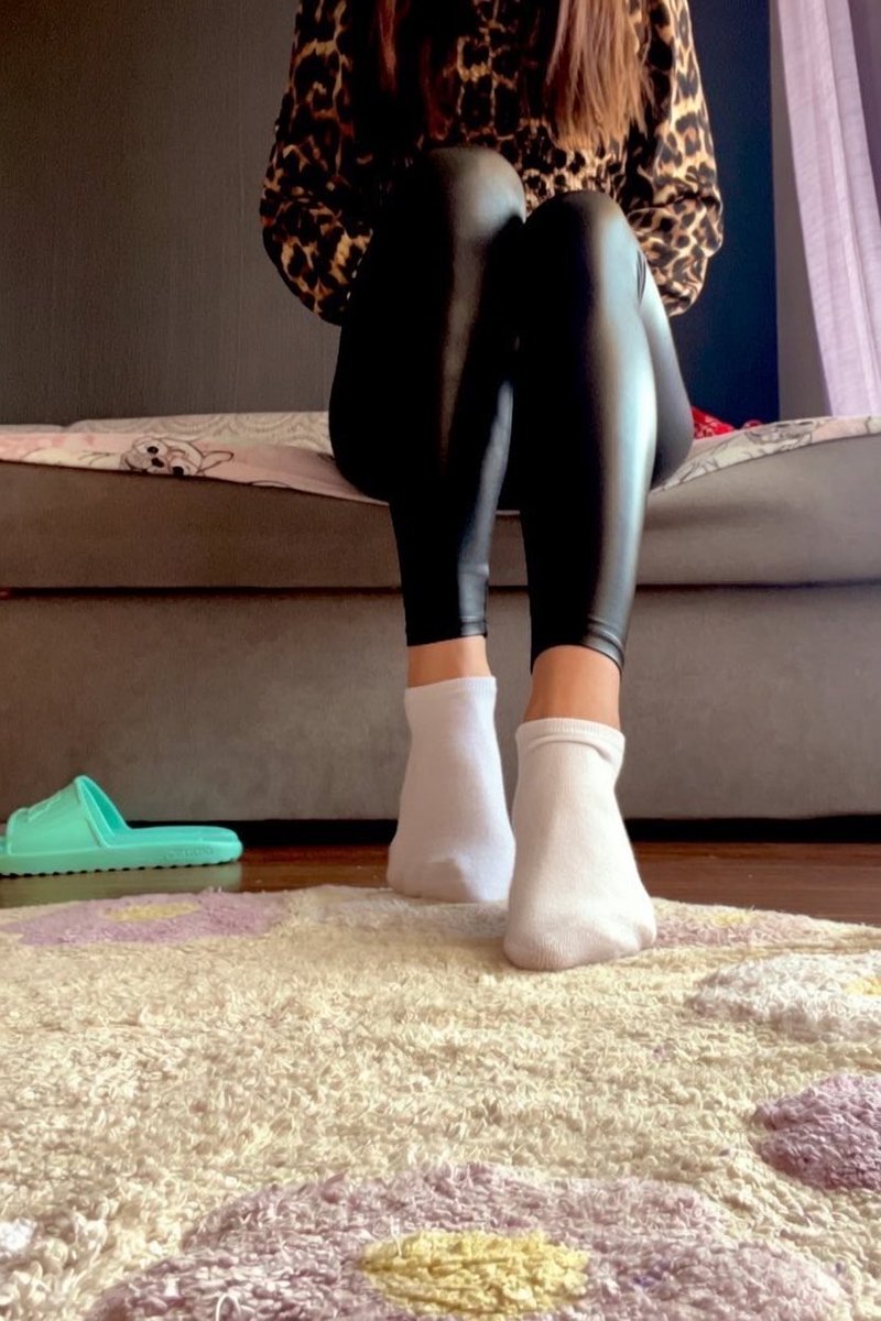 Dzisiejszy wieczór będzie należał do przyjemnych.
Drinki, jedzenie wszystko do zwrotu przez was. Od 20 do 3:00 będę online. 💆🏽‍♀️