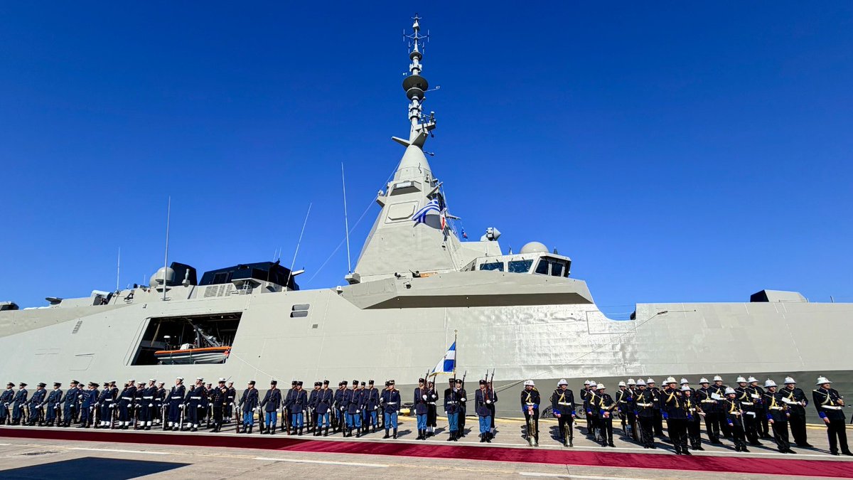 NikosDendias's tweet image. Στην επίσκεψη του Προέδρου της 🇫🇷 Emmanuel Macron @EmmanuelMacron και του πρωθυπουργού της 🇬🇷 Κυριάκου Μητσοτάκη @PrimeministerGR στη Φρεγάτα ΚΙΜΩΝ. 

#FDI #belharra