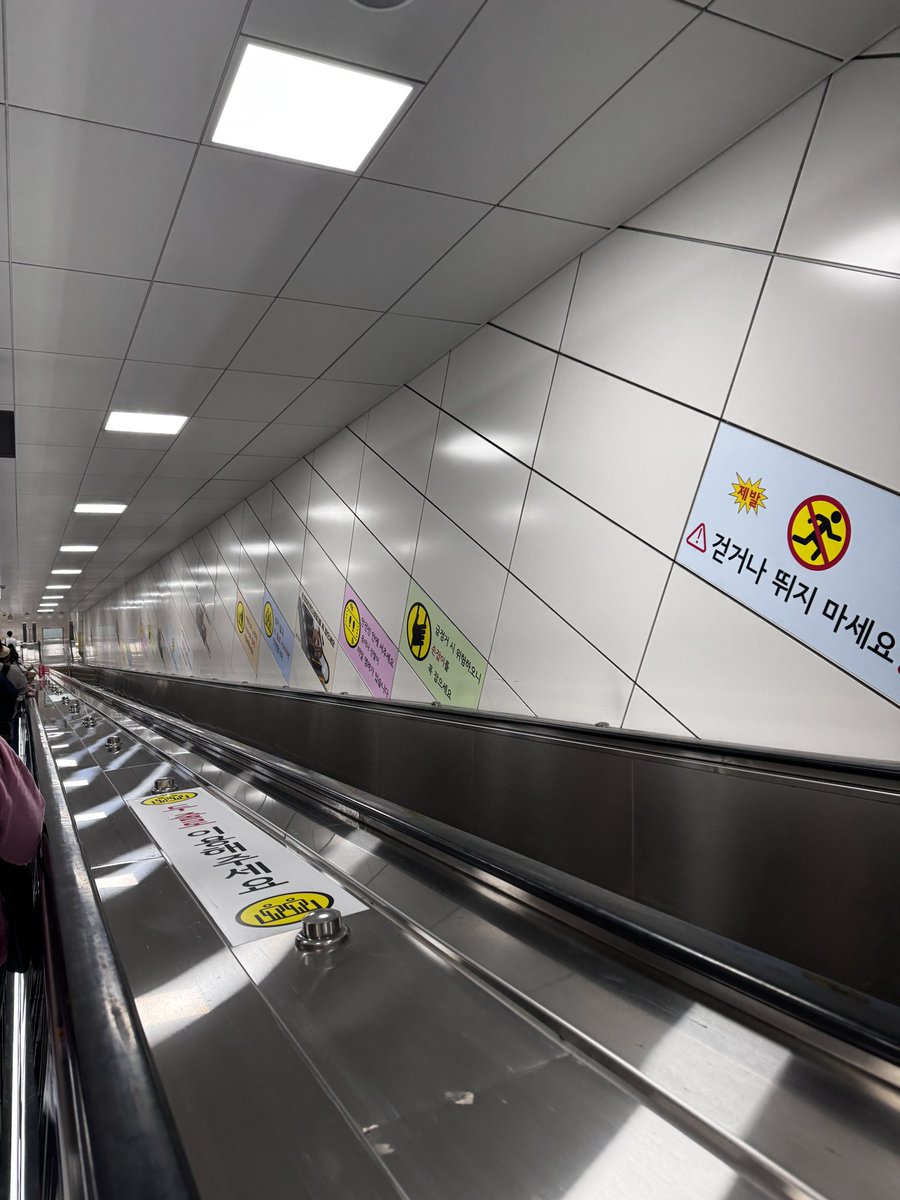 :::kaka::: tweet media