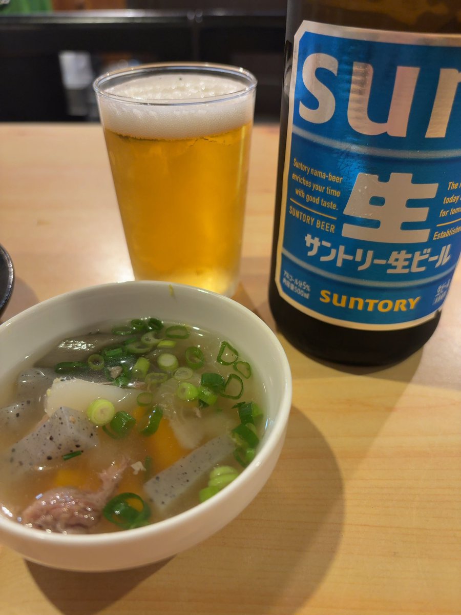 69dragonfly_ann's tweet photo. 1人飲み開始。伊香保のちっちゃい居酒屋だけど店員さんが可愛くてそれだけで幸せ https://t.co/6q4O9R9xFL