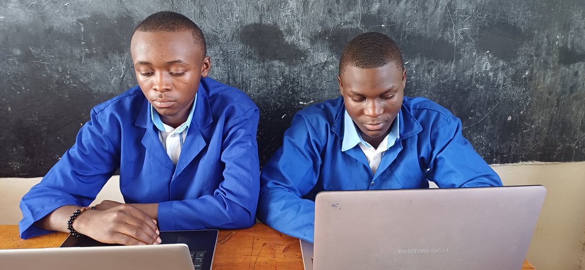 Fr_Ramon_K_TVET's tweet image. 4/4 Abiga mu Ishami rya "Computer System and Architecture"/#CSA barimo gusana no kuvugurura Porogaramu za Mudasobwa (Software maintenance), baterekamo sisteme nshya izikoresha
(Windows Operating System/Windows 11) n'inkoranabuhanga zifashisha (application software installation).