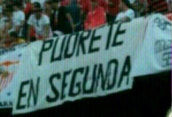 Cristobalitos indignados con la pancarta de la sevillana, que ya no recuerdan que esto estuvo colgado en la Ramona una temporada entera…
Se llama memoria selectiva. Las criaturitas cambiaron de acera hace ya tiempo…