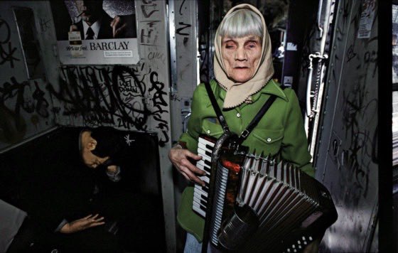 Photobook Junkies tweet media