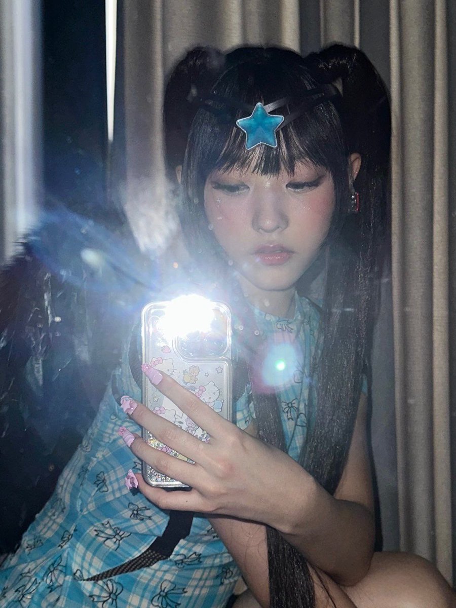 haerin ❦ tweet media