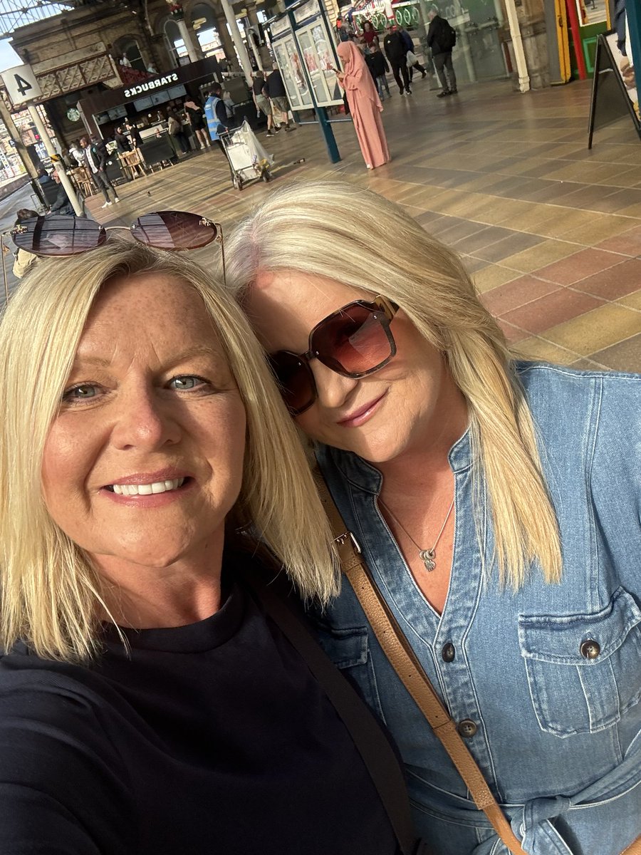 Christina tweet media