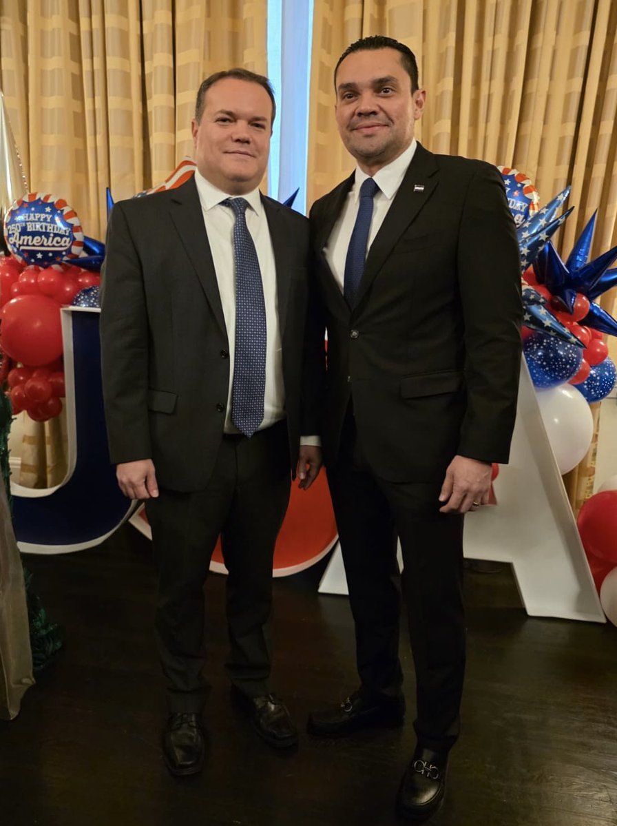 Congratulations to the President of the National Congress of #Honduras and Chairman of the Israel Allies Caucus in Honduras, Deputy Tomás Zambrano <a href="/TommyZambranoM/">Tommy Zambrano</a> for receiving the “Freedom over Socialism” Award. <a href="/IsraelAllies/">Israel Allies</a> <a href="/IAF_ES/">IAF ES</a> <a href="/hn_congreso/">Congreso Nacional de Honduras</a> <a href="/PresidenciaCNH/">Presidencia del Congreso Nacional de Honduras</a> <a href="/ReinsteinJosh/">Josh Reinstein</a>