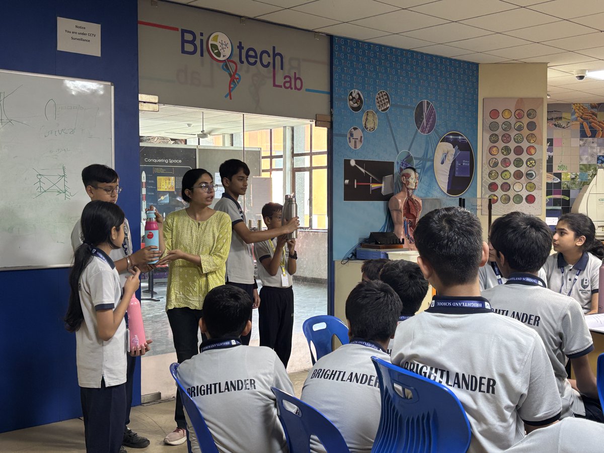 NSC_Delhi's tweet image. Unlocking secrets of the sky!🔭✨

Our "Peep into the Sky" workshop @nsc_delhi was all about the science of telescopes🌌🚀
Great to see enthusiasts learning to navigate stars and explore universe firsthand!🧠💡

#NSCDelhi #Astronomy #Telescope #STEM #NCSM #Space #ScienceMuseum
