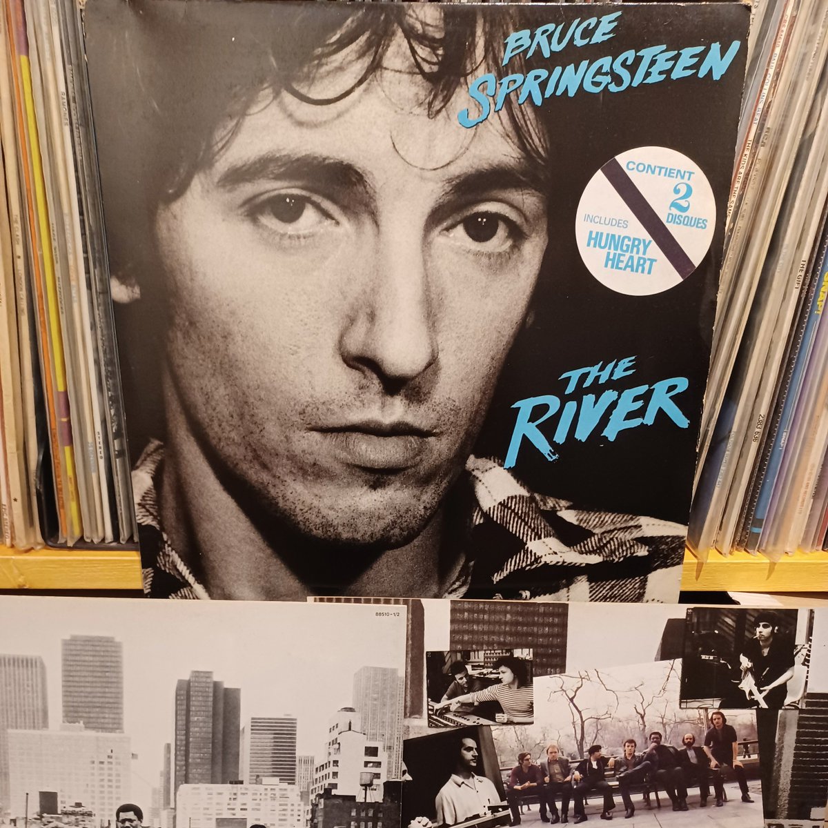 philippe_buil's tweet image. #AlbumsThatShapedYourLifeExtraTime 
#BruceSpringsteen #TheRiver #NowPlaying #vinylrecords #NowSpinning #vinyl #classicrock #AlbumsYouMustHear #rock #music #rockmusic