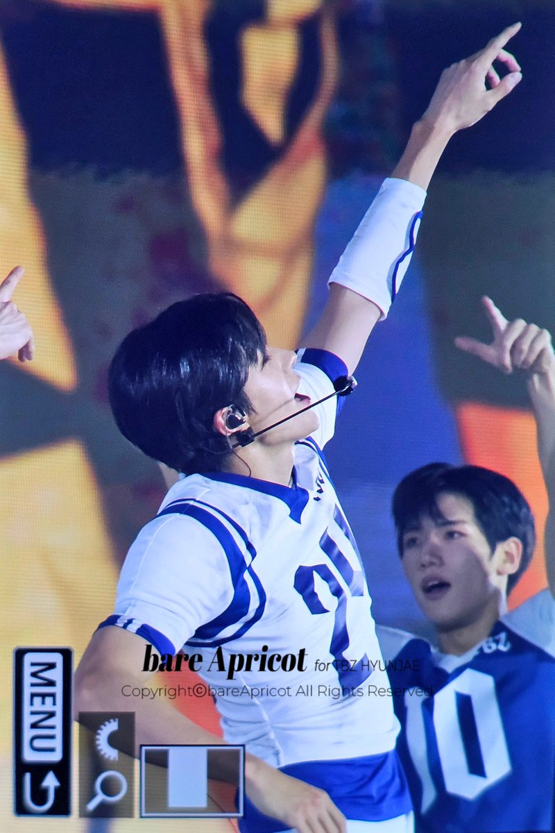 𝒃𝒂𝒓𝒆 𝑨𝒑𝒓𝒊𝒄𝒐𝒕 tweet media