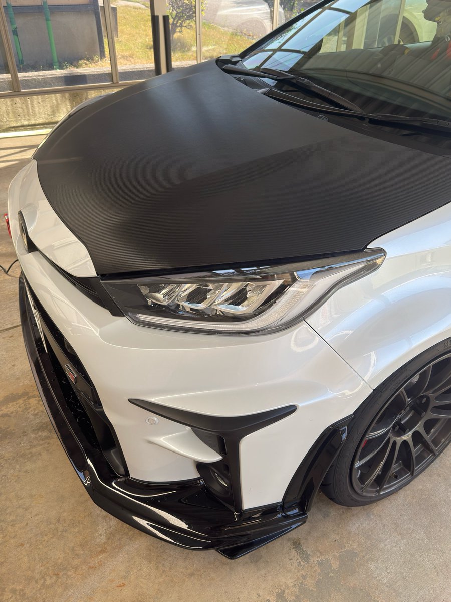 GRnonchi's tweet image. ボンネットラッピング
今回はなんと！
3M 2080をご用意しましたぁ

社長、やすぅーぃ（貼りやすい）

さらに今回、スーパーイージーラップをセットで！
さらにやすいやすぅーい（貼りやす※以下略

値段は高い😅