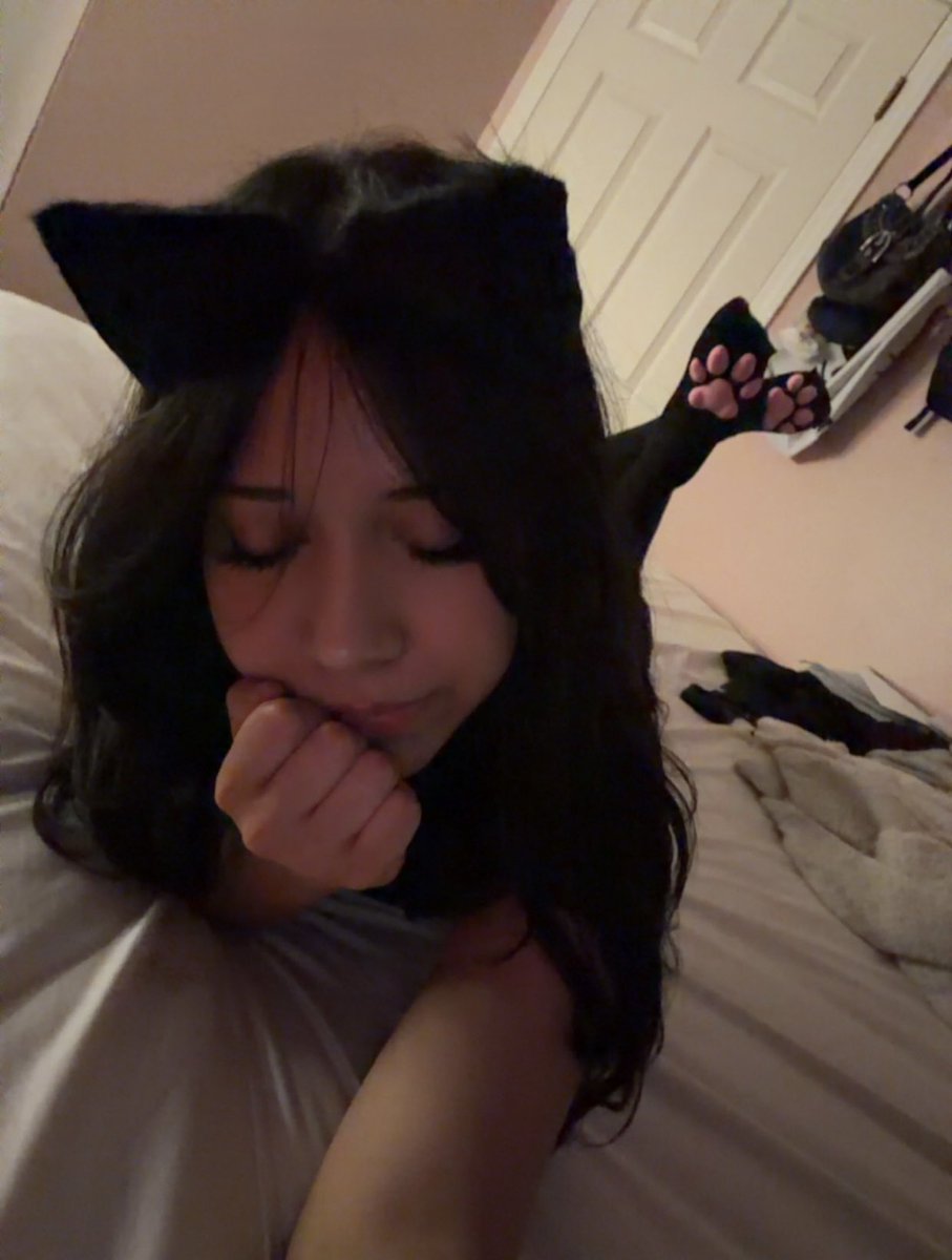 𝖿𝗋𝗈𝗌𝗍𝖾𝖽 tweet media