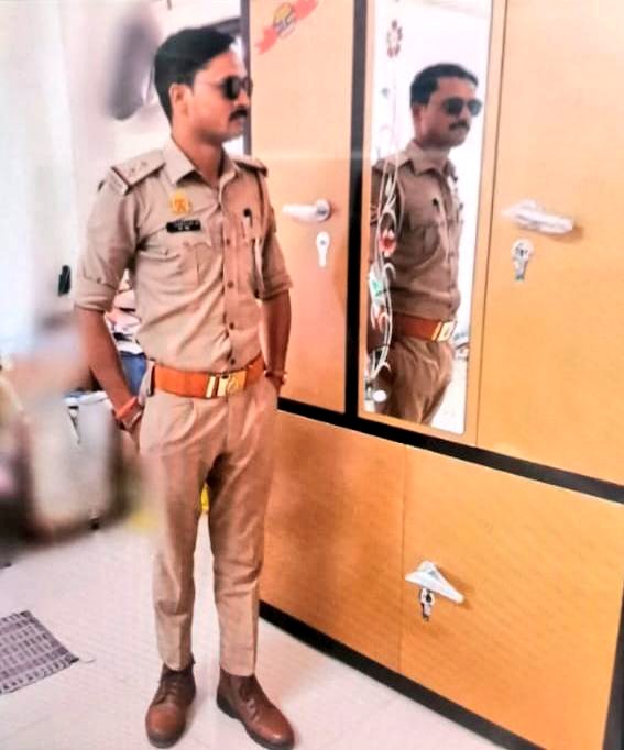 उत्तर प्रदेश : मेरठ में एंटी करप्शन ब्यूरो ने सब इंस्पेक्टर छत्रपाल सिंह को 10 हजार रुपए रिश्वत लेते हुए पकड़ा है। पत्नी से एक मुकदमा चल रहा है। उसी मुकदमे को सैटल करने के नाम पर घूस ली गई थी। 

यह 2023 बैच का दारोगा है। नौकरी को अभी सिर्फ 2 साल हुए हैं। अभी से घूसखोरी शुरू कर