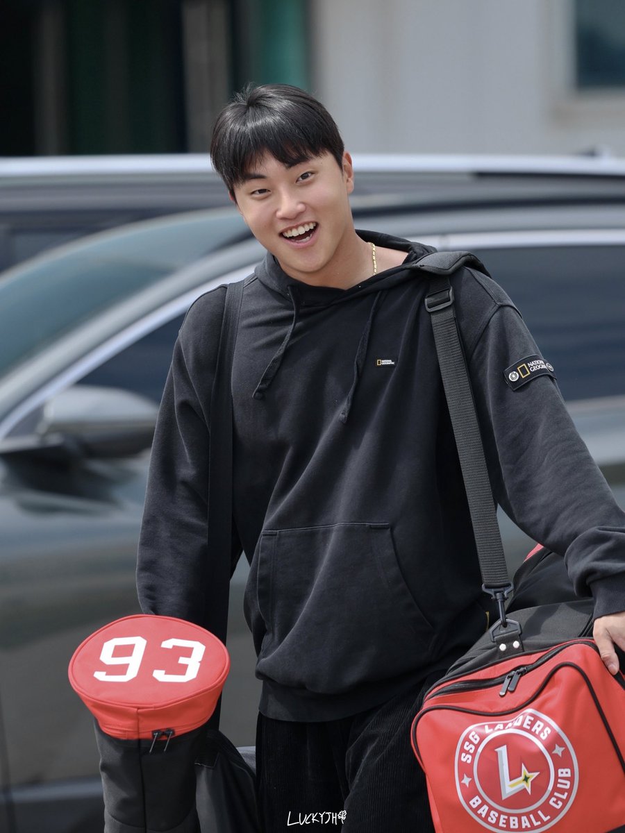 지환이.. 잘가…(😭)

260417 ssg퓨처스필드 #박지환