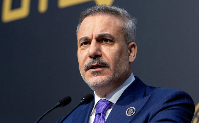 arabnews's tweet image. Turkish Foreign Minister Hakan Fidan said that #Turkiye could consider taking part in demining operations in the Strait of Hormuz following a possible peace agreement between #Iran and the #US arab.news/65djy