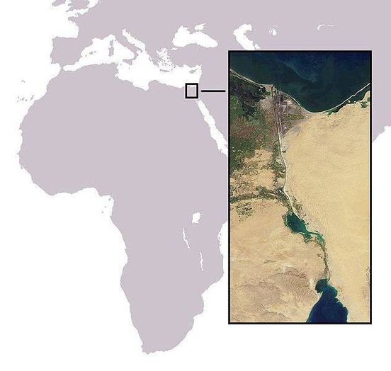 gozARTE's tweet image. TAL DÍA COMO HOY... En 1859 COMENZARON LAS OBRAS DEL CANAL DE #SUEZ, en Egipto, para unir las aguas del Mediterráneo y el Mar Rojo. 366 años después de que los portugueses consiguieran darle la vuelta a Africa para llegar a la India se abría una vía de comunicación que acortaba
