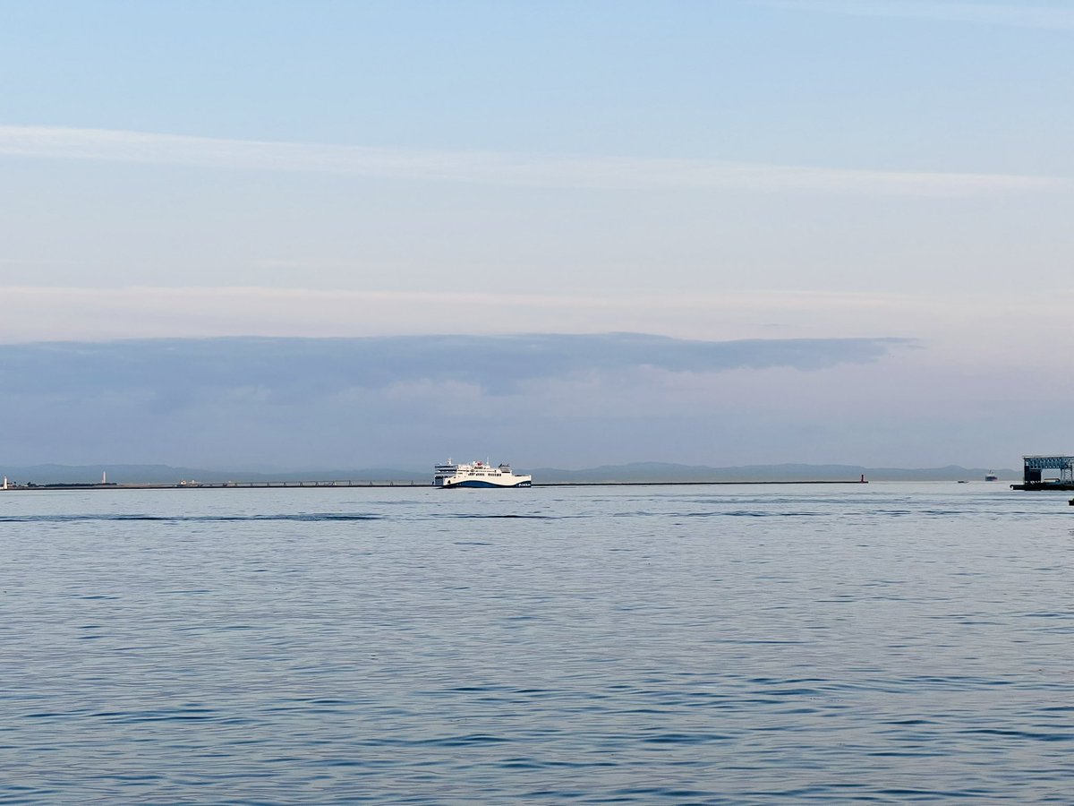 RyokoIhara's tweet photo. 神戸に戻ってきたジャンボフェリーあおい🛳️
旅を特別にしてくれる素敵な船
@jumbo_ferry https://t.co/UDcqXWpZPX